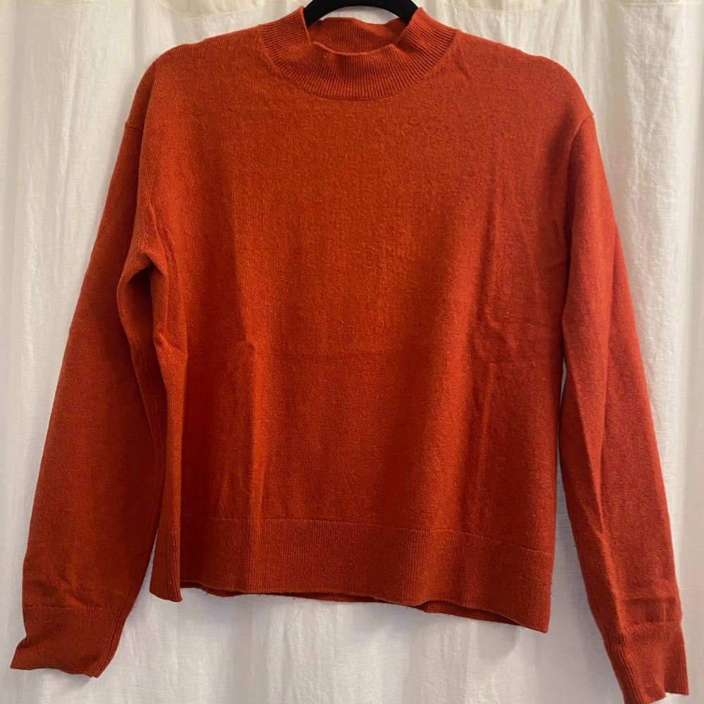 Quince Dark Orange/Red Mongolian Cashmere Mockneck sweater, Size Small